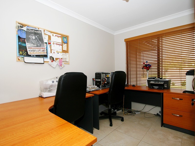 9 Dulegal Way, Aveley WA 6069