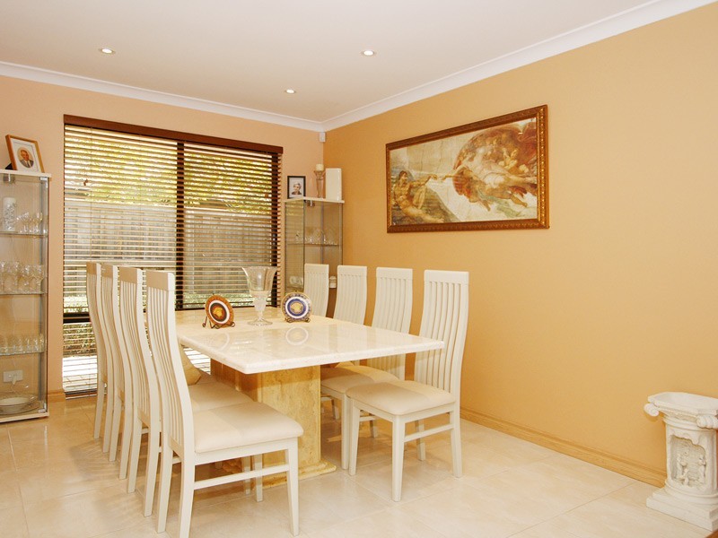 5 Vaucluse Crescent, Ellenbrook WA 6069