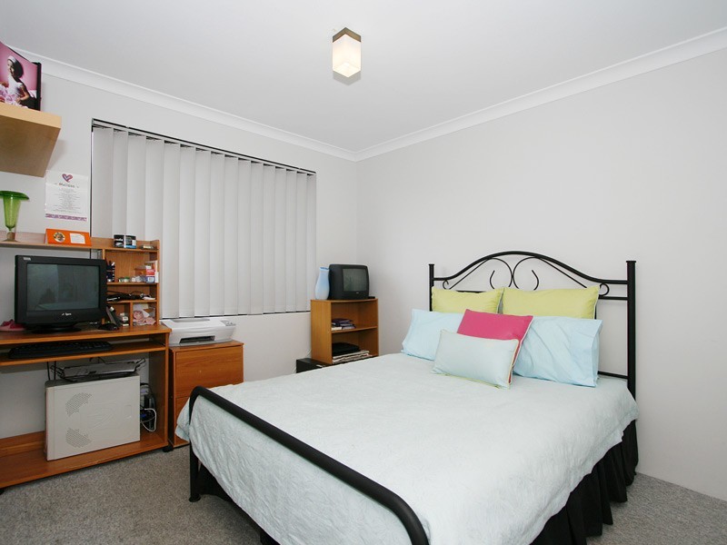 5 Vaucluse Crescent, Ellenbrook WA 6069