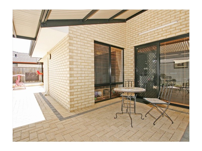 5 Vaucluse Crescent, Ellenbrook WA 6069