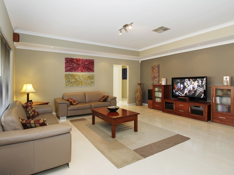 10 Glade Terrace, Ellenbrook WA 6069