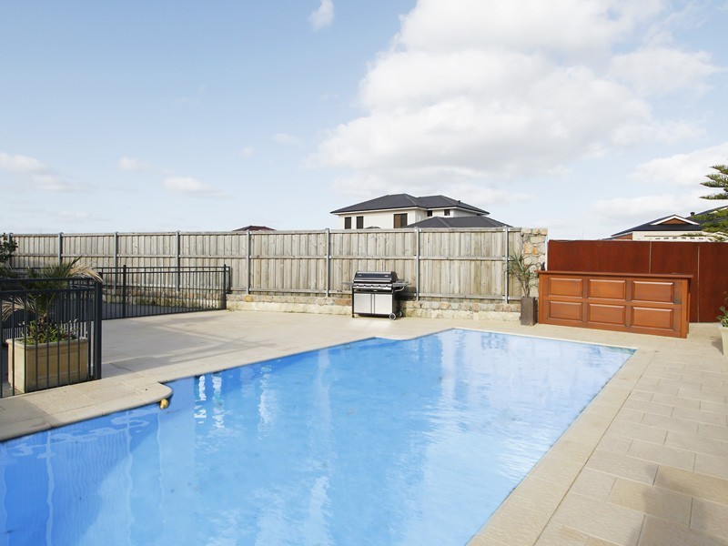 10 Glade Terrace, Ellenbrook WA 6069