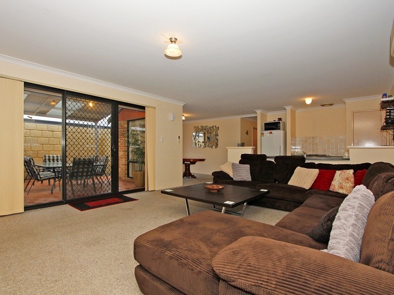 14 Larrawa Circle, Ellenbrook WA 6069