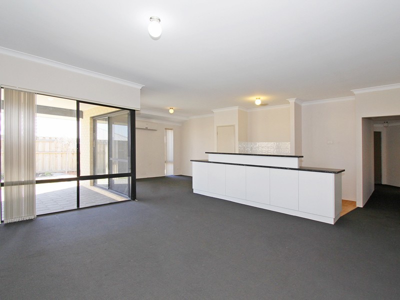 8 Yarran Link, Ellenbrook WA 6069