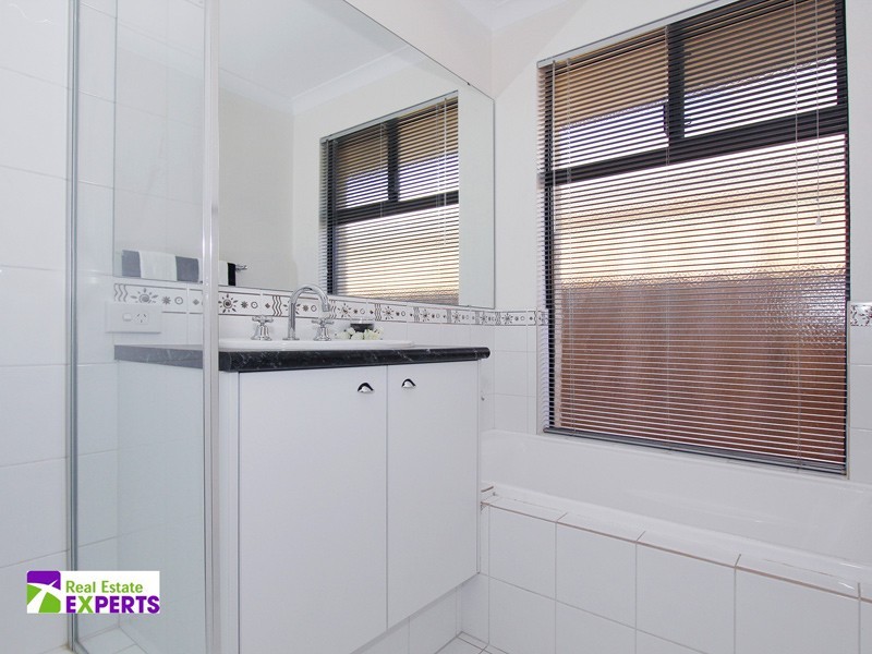 8 Yarran Link, Ellenbrook WA 6069