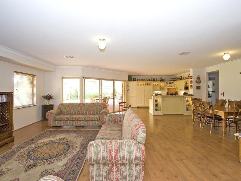 12 Arrowsmith Avenue, Ellenbrook WA 6069