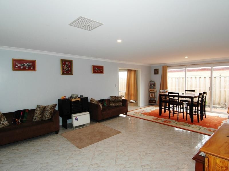 11 Birkett Circle, Ellenbrook WA 6069