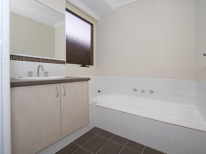 29 Boxgrove Drive, Ellenbrook WA 6069