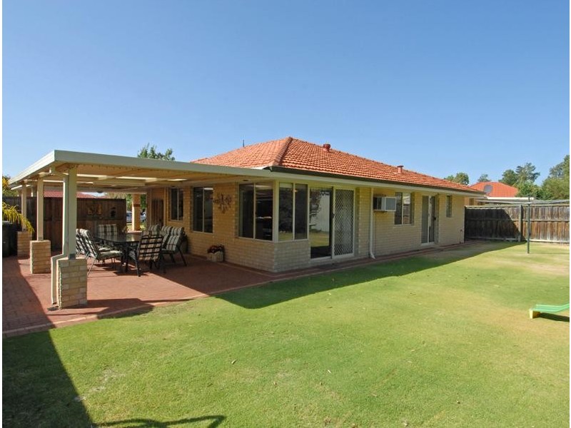 17 Beaufortia Crescent, Ellenbrook WA 6069