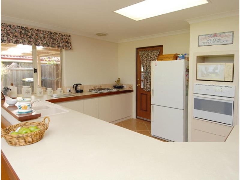 17 Beaufortia Crescent, Ellenbrook WA 6069