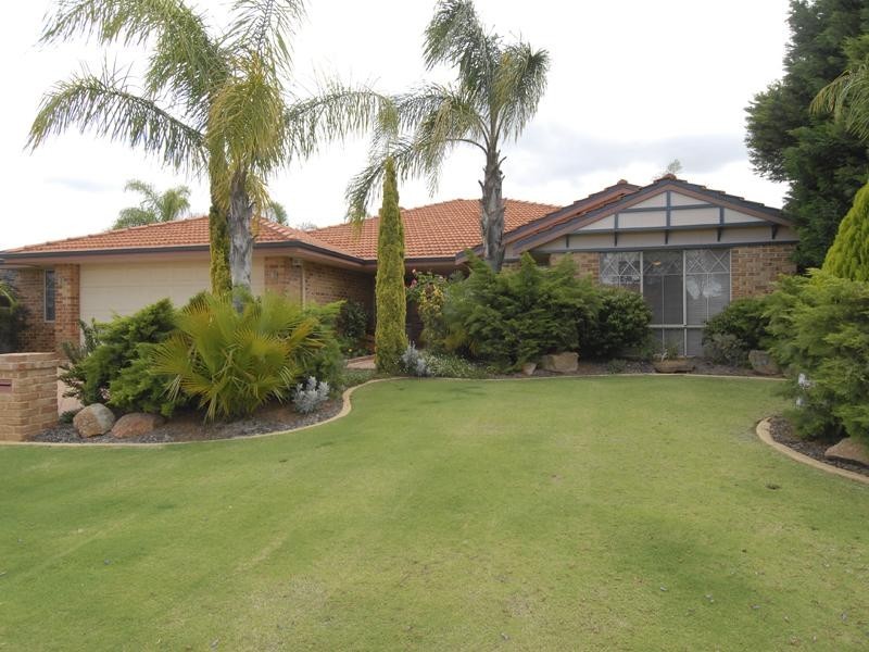 15 Pinea Turn, Ellenbrook WA 6069