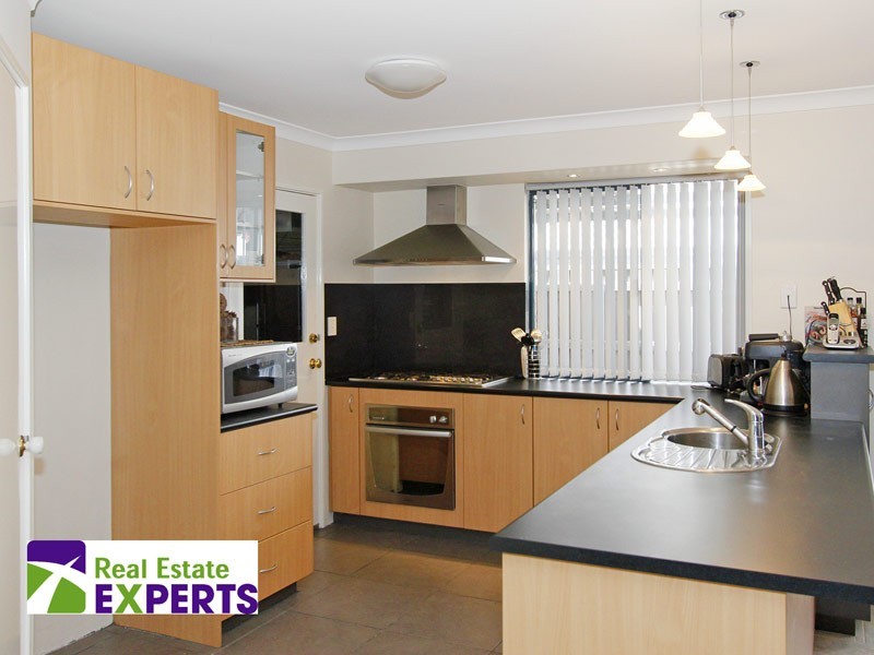 8 Leopold Turn, Ellenbrook WA 6069