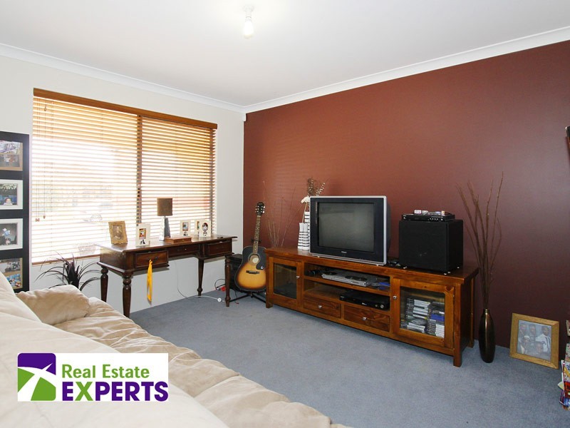 8 Leopold Turn, Ellenbrook WA 6069
