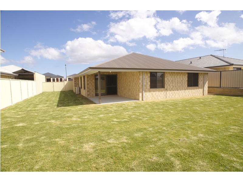 5 Dorado Bend, Mckail WA 6330