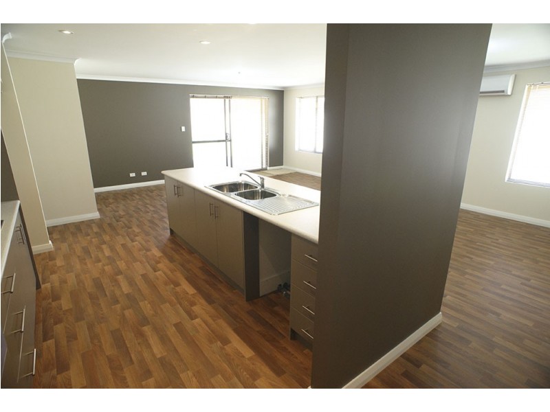 5 Dorado Bend, Mckail WA 6330
