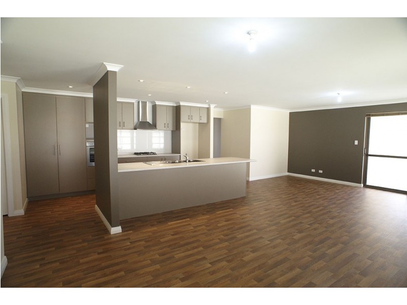 5 Dorado Bend, Mckail WA 6330
