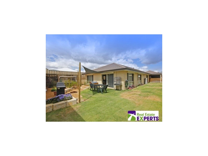 4 Tuross Way, Ellenbrook WA 6069
