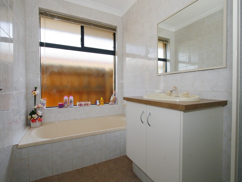 32 Larrawa Circle, Ellenbrook WA 6069