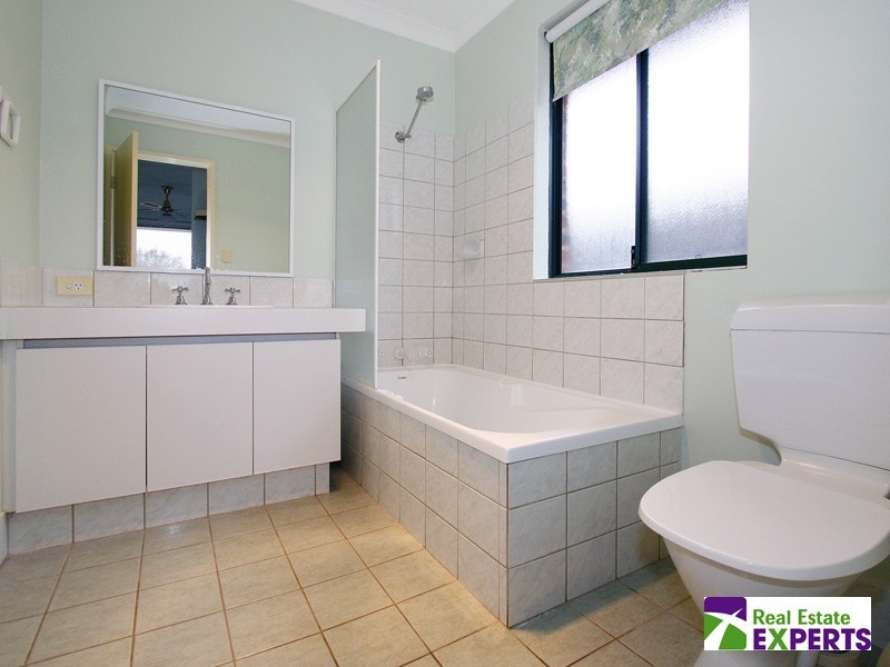 11 Angophora Avenue, Ellenbrook WA 6069