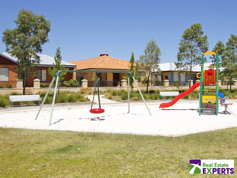 8 Carlo Pass, Ellenbrook WA 6069