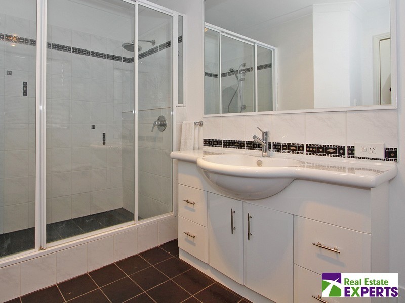 8 Carlo Pass, Ellenbrook WA 6069