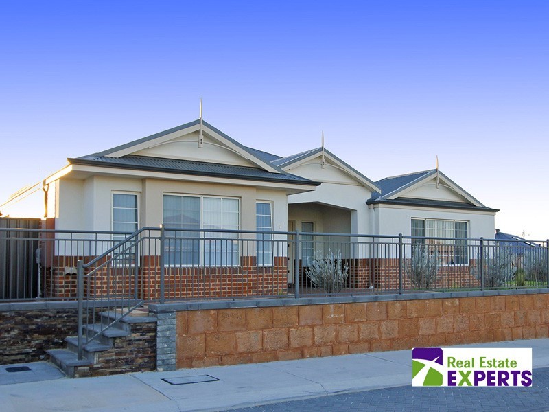 7 Tuross Way, Ellenbrook WA 6069