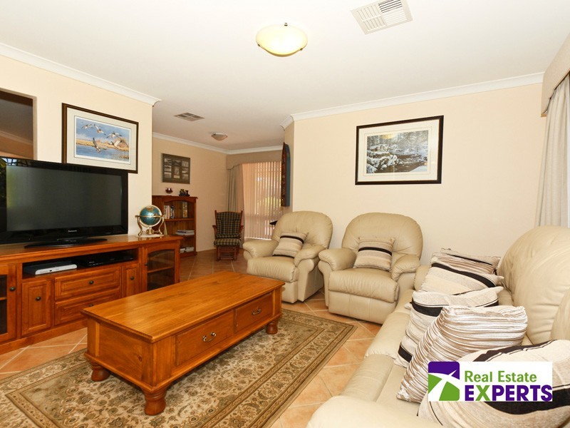 35 Star Bush Crescent, Ellenbrook WA 6069