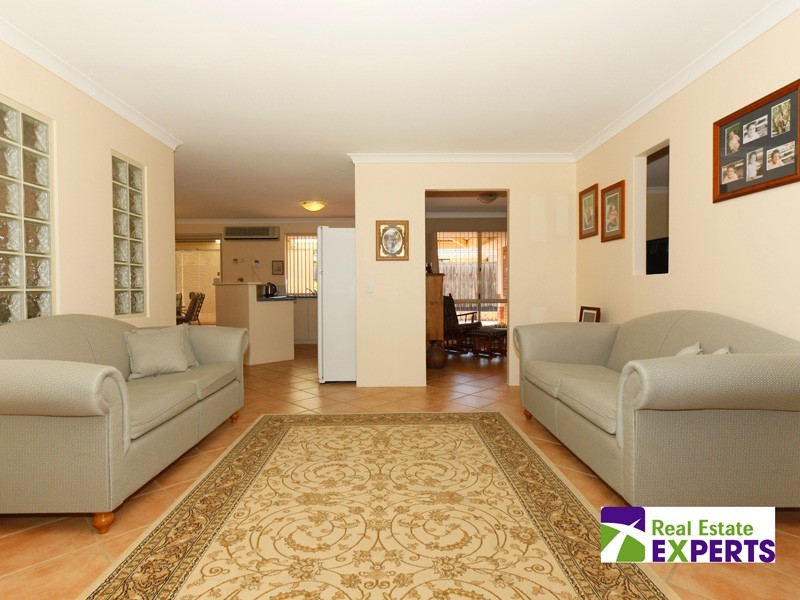 35 Star Bush Crescent, Ellenbrook WA 6069