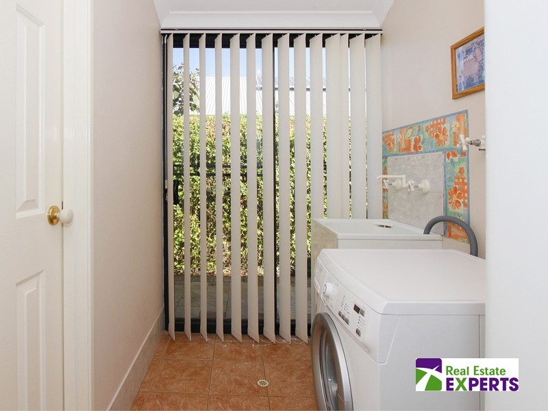 12 Rocklea Crescent, Ellenbrook WA 6069