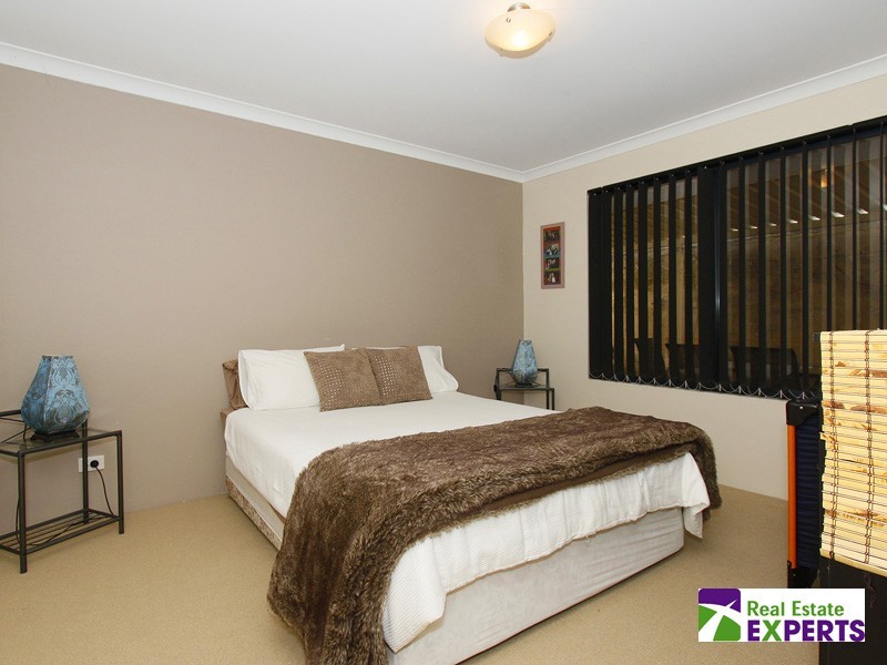 12 Rocklea Crescent, Ellenbrook WA 6069