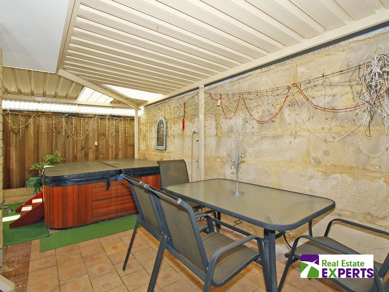 12 Rocklea Crescent, Ellenbrook WA 6069
