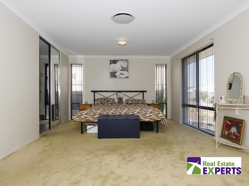 10 Woburn Park Avenue, Ellenbrook WA 6069