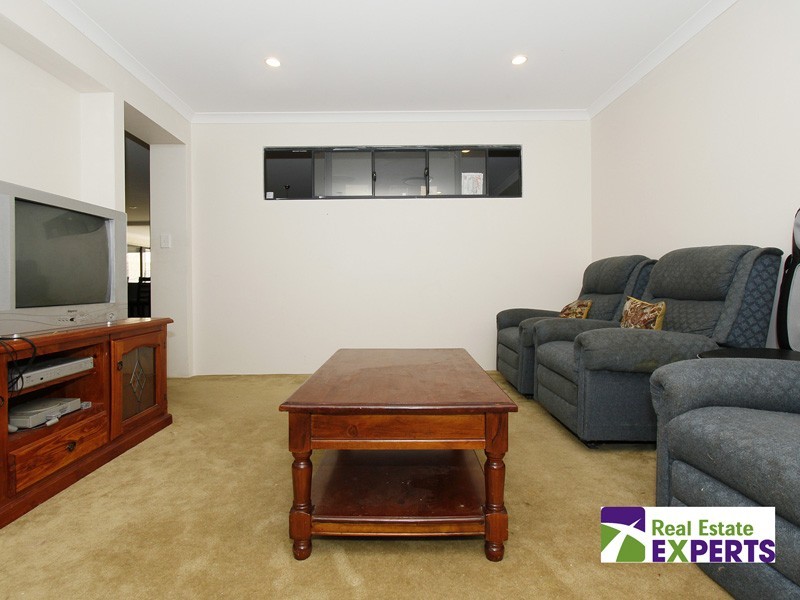 10 Woburn Park Avenue, Ellenbrook WA 6069