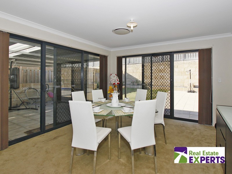 10 Woburn Park Avenue, Ellenbrook WA 6069
