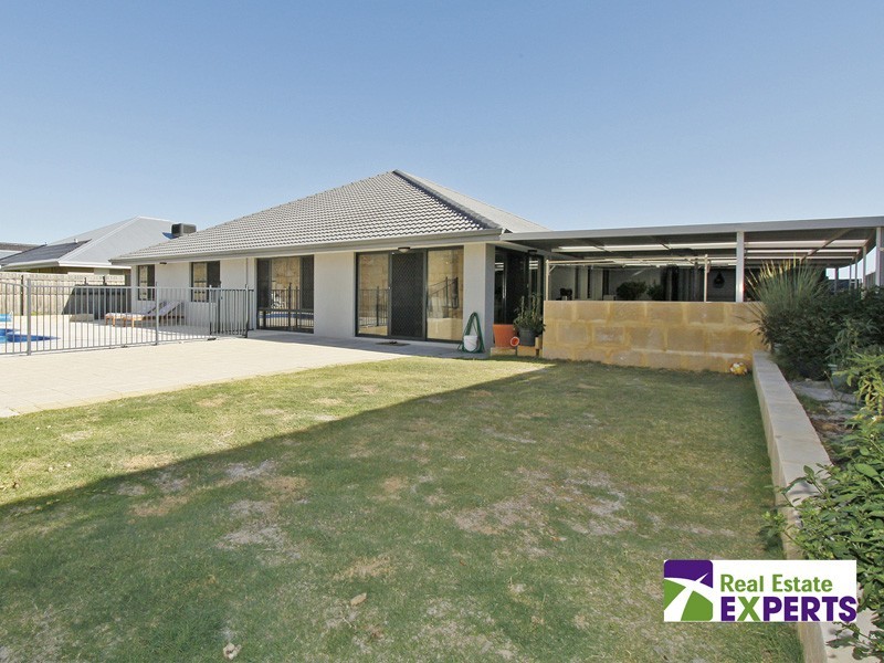 10 Woburn Park Avenue, Ellenbrook WA 6069