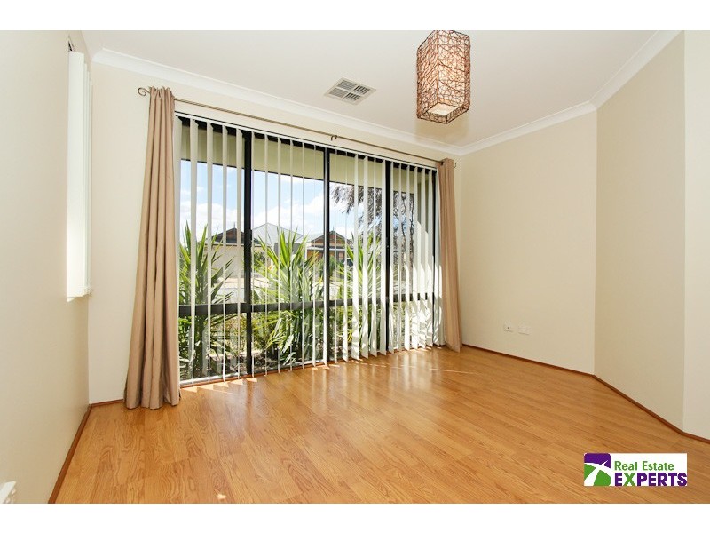 8 Delmage Circle, Ellenbrook WA 6069