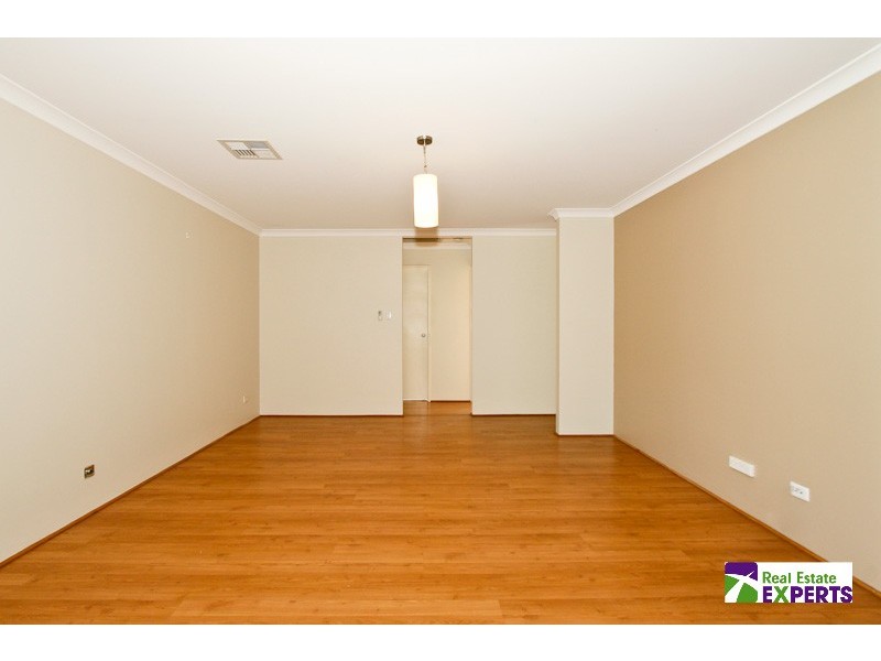 8 Delmage Circle, Ellenbrook WA 6069