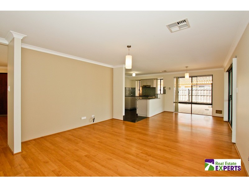 8 Delmage Circle, Ellenbrook WA 6069