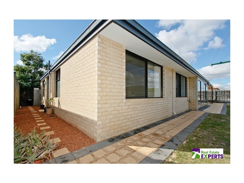 8 Delmage Circle, Ellenbrook WA 6069