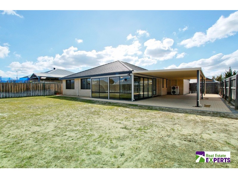 8 Delmage Circle, Ellenbrook WA 6069