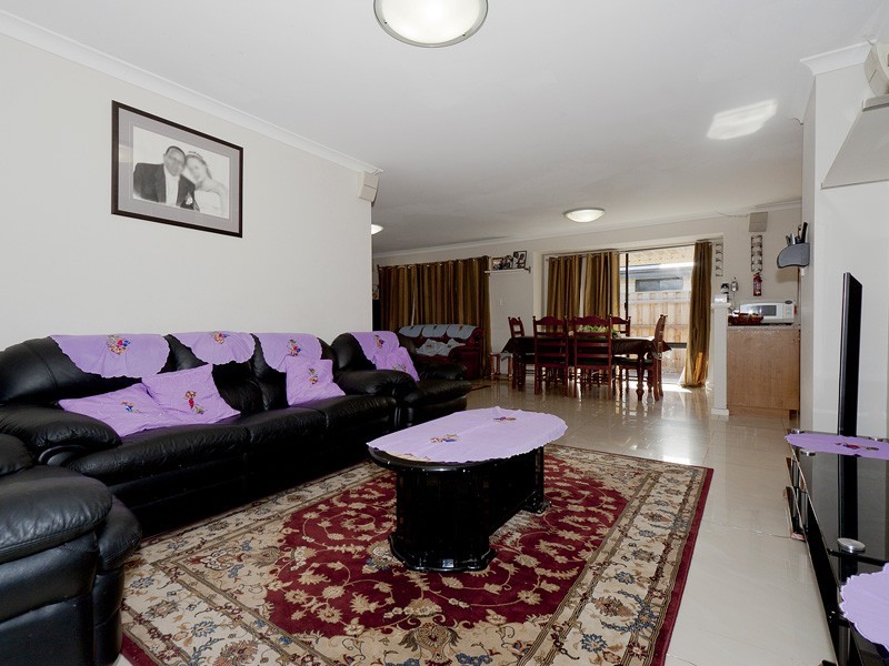 40 Parnham Avenue, Ellenbrook WA 6069