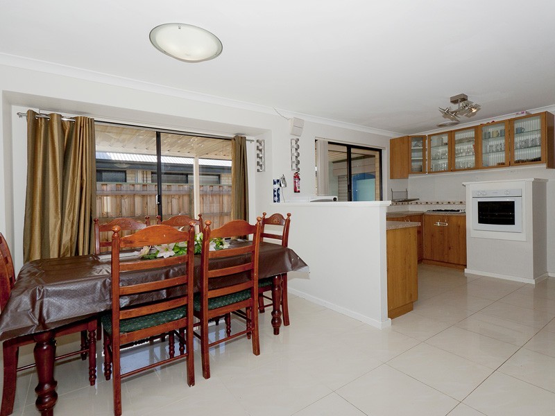 40 Parnham Avenue, Ellenbrook WA 6069