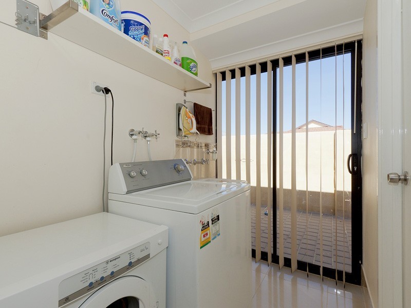 40 Parnham Avenue, Ellenbrook WA 6069