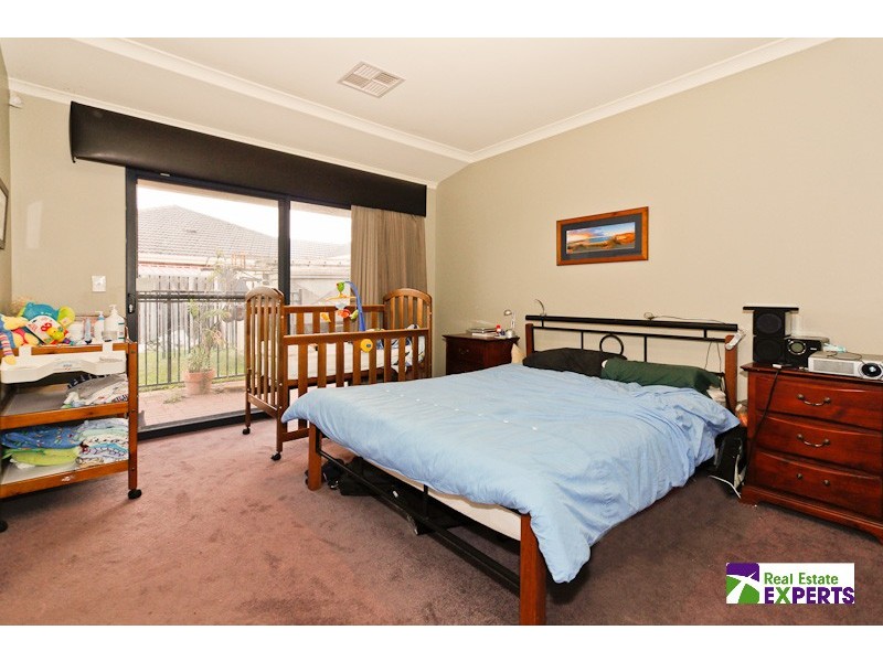 10 Garran Loop, Henley Brook WA 6055