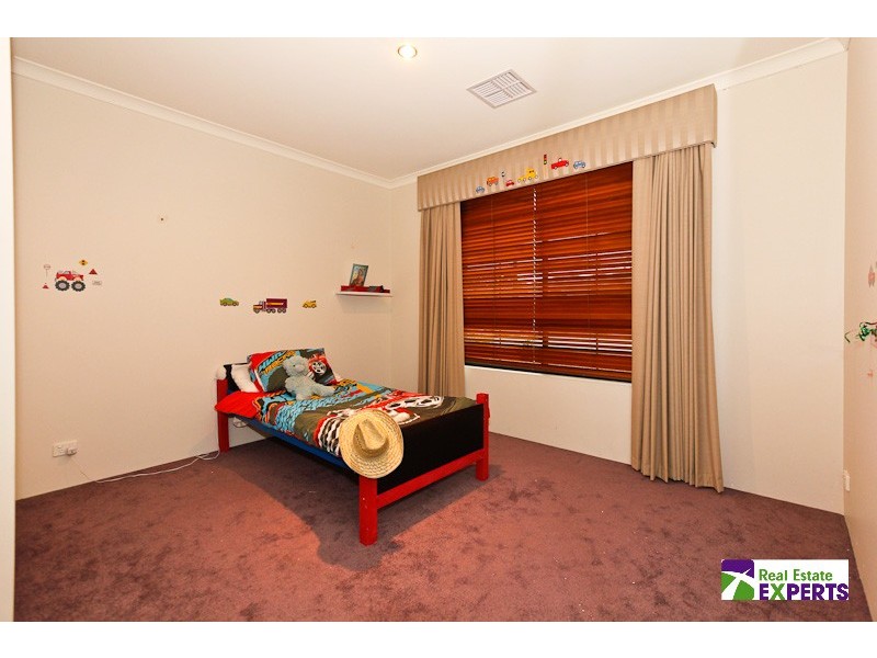 10 Garran Loop, Henley Brook WA 6055