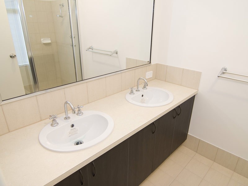 18 Whitehart Entrance, Ellenbrook WA 6069