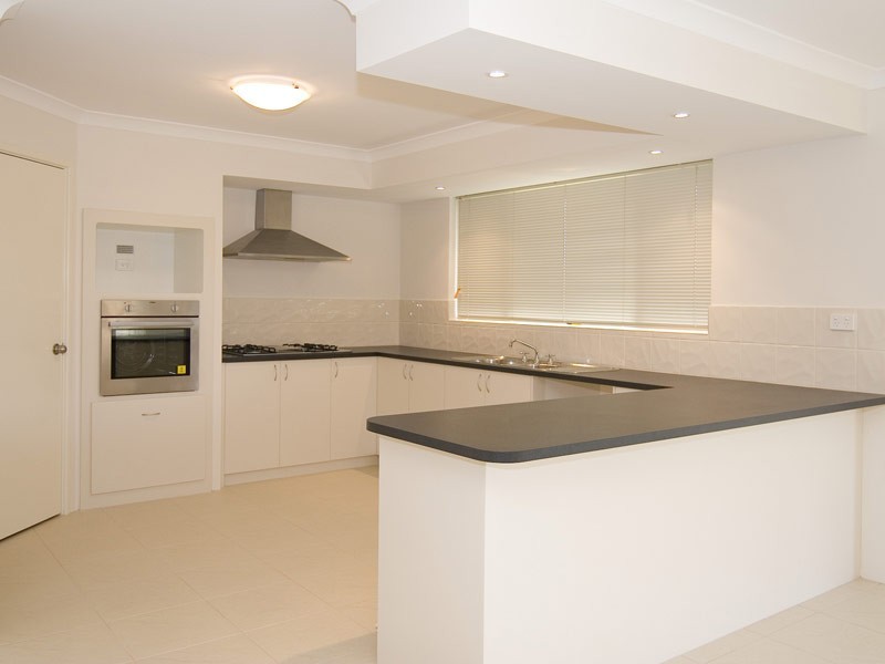 18 Whitehart Entrance, Ellenbrook WA 6069