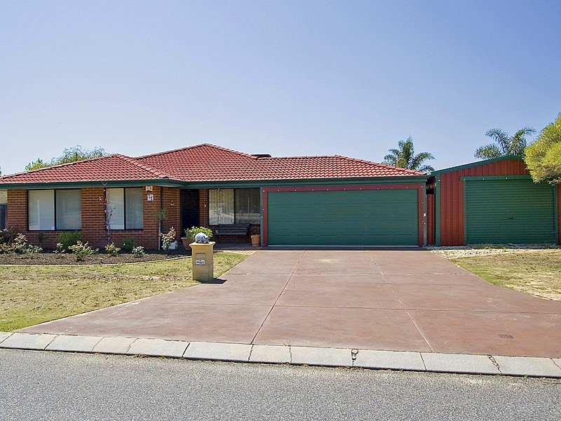 34 Woodlake Blvd, Ellenbrook WA 6069