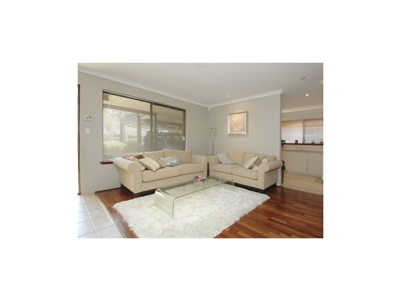 7 Fringe Lily Cres, Ellenbrook WA 6069