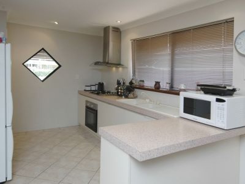 7 Fringe Lily Cres, Ellenbrook WA 6069